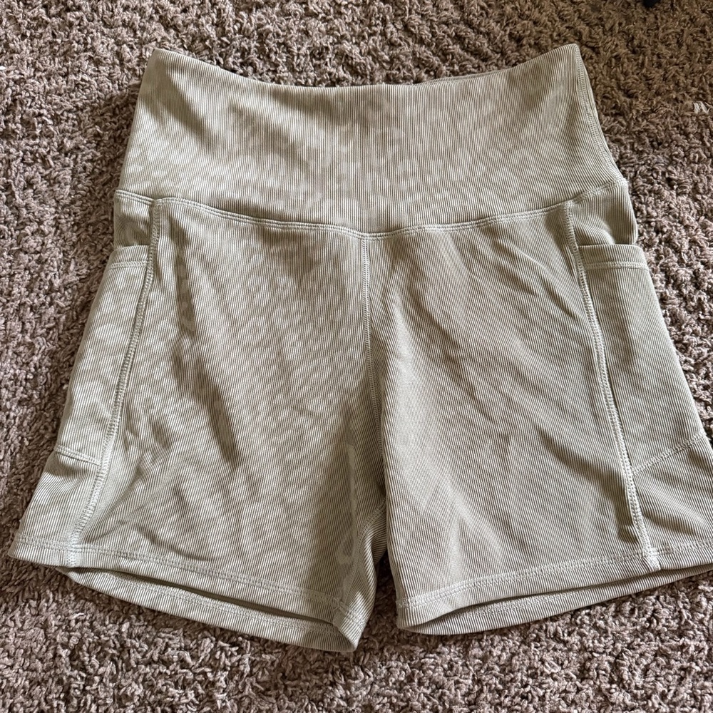 Women’s High-Waist Light Olive Active Shorts with Side Pockets